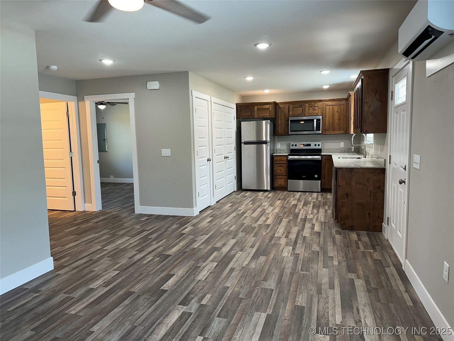 168 E Doughty St Colcord, OK 74338 - Thumbnail 3