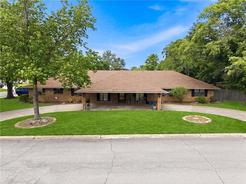 1613 S Colonial Cir Sallisaw, OK 74955 - Thumbnail 3