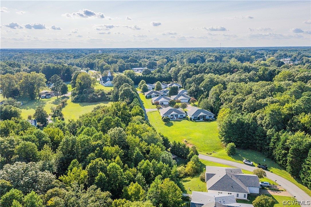 21-22 Baywalk Dr #23 Kilmarnock, VA 22482 - Thumbnail 3