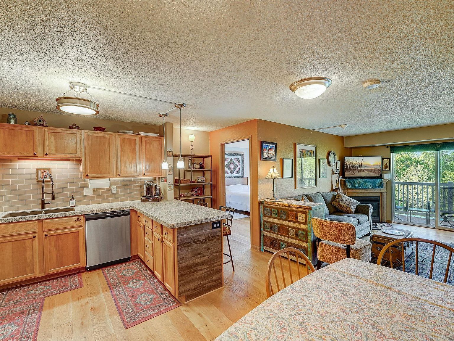 1321 Lake Dr W UNIT 124 Chanhassen, MN 55317 - Thumbnail 3