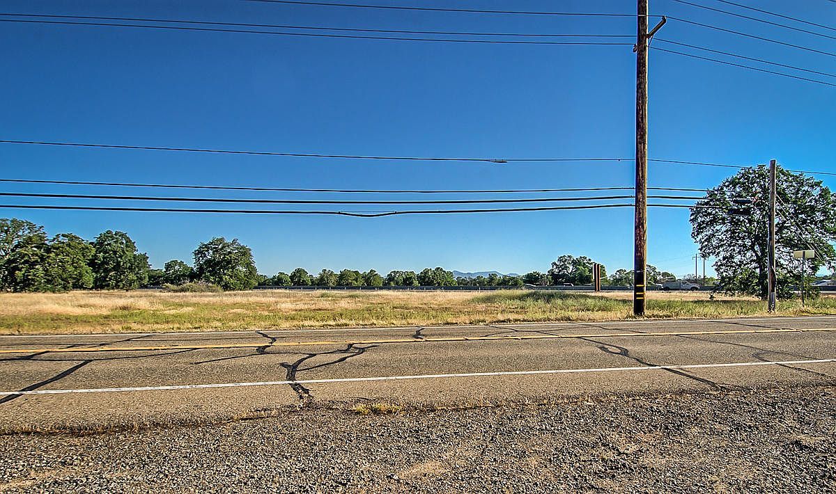 3340 Hartnell Ave Redding, CA 96002 - Thumbnail 3