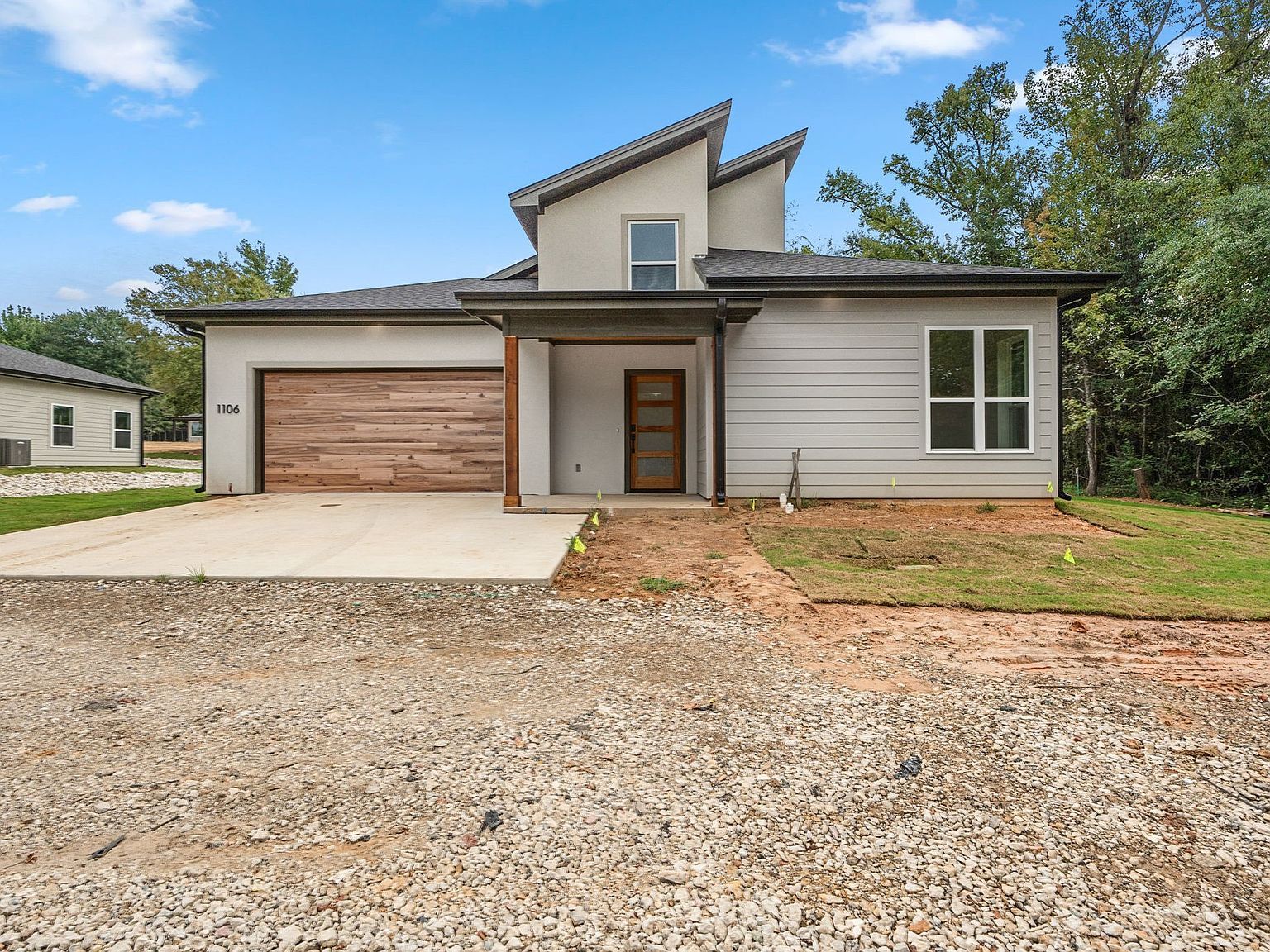 1106 S Main St Lindale, TX 75771 - Thumbnail 3