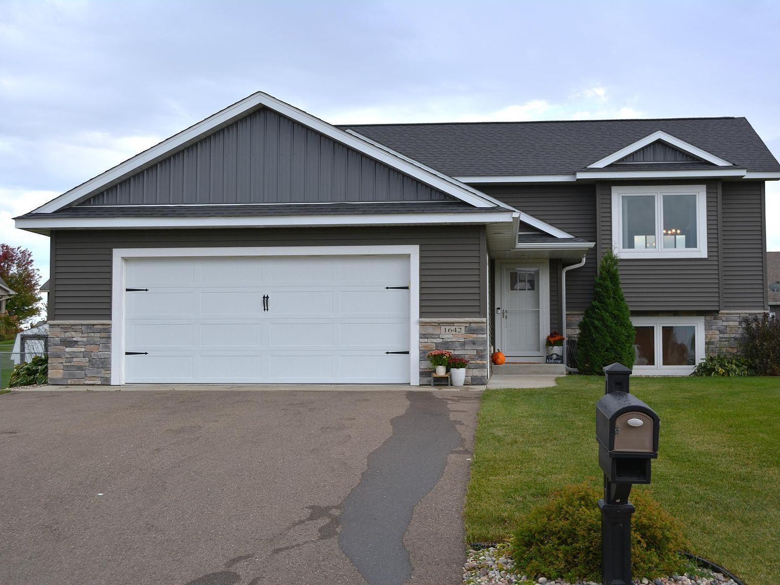 1642 Beaver Way New Richmond, WI 54017 - Thumbnail 3