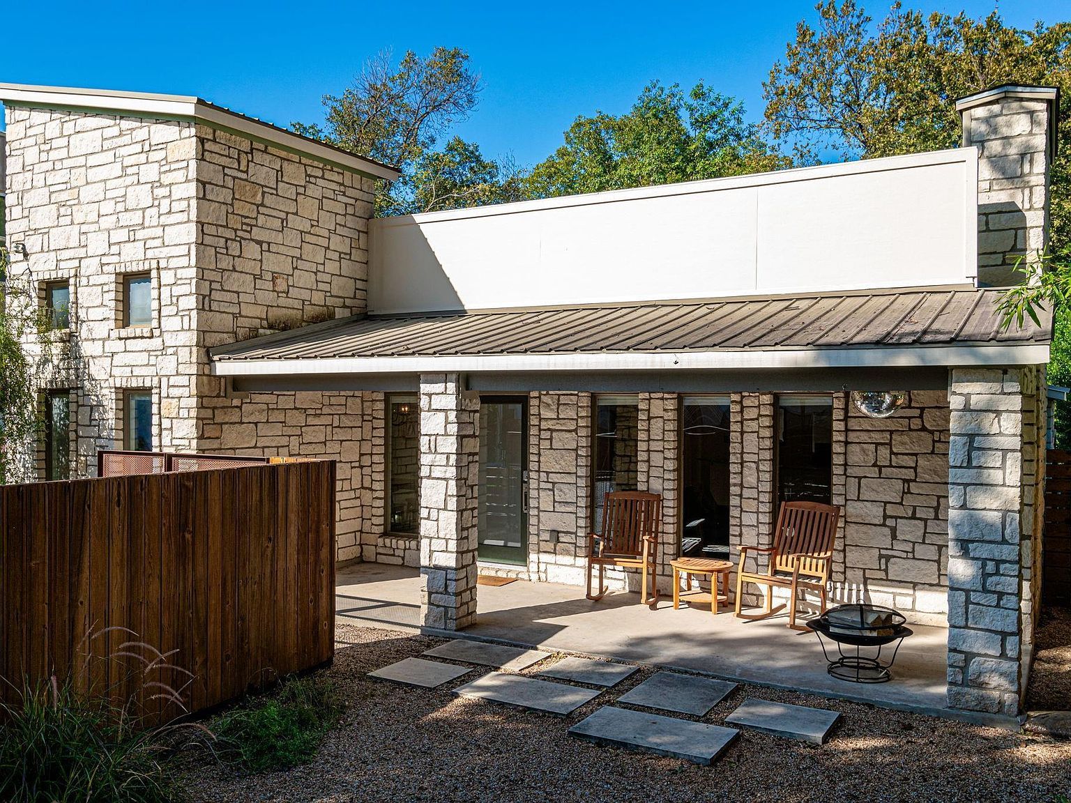 72 San Saba St Austin, TX 78702 - Thumbnail 3