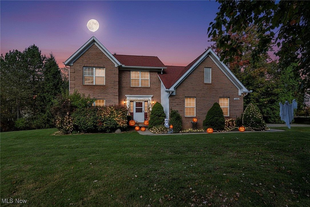 4388 Wedgewood Dr Akron, OH 44321 - Thumbnail 3