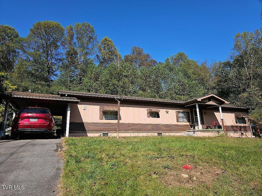 2056 Honey Camp Rd Clintwood, VA 24228 - Thumbnail 3
