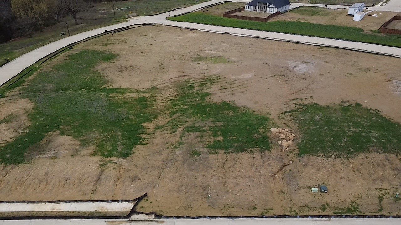 1604 Heritage Crk Sherman, TX 75092 - Thumbnail 3