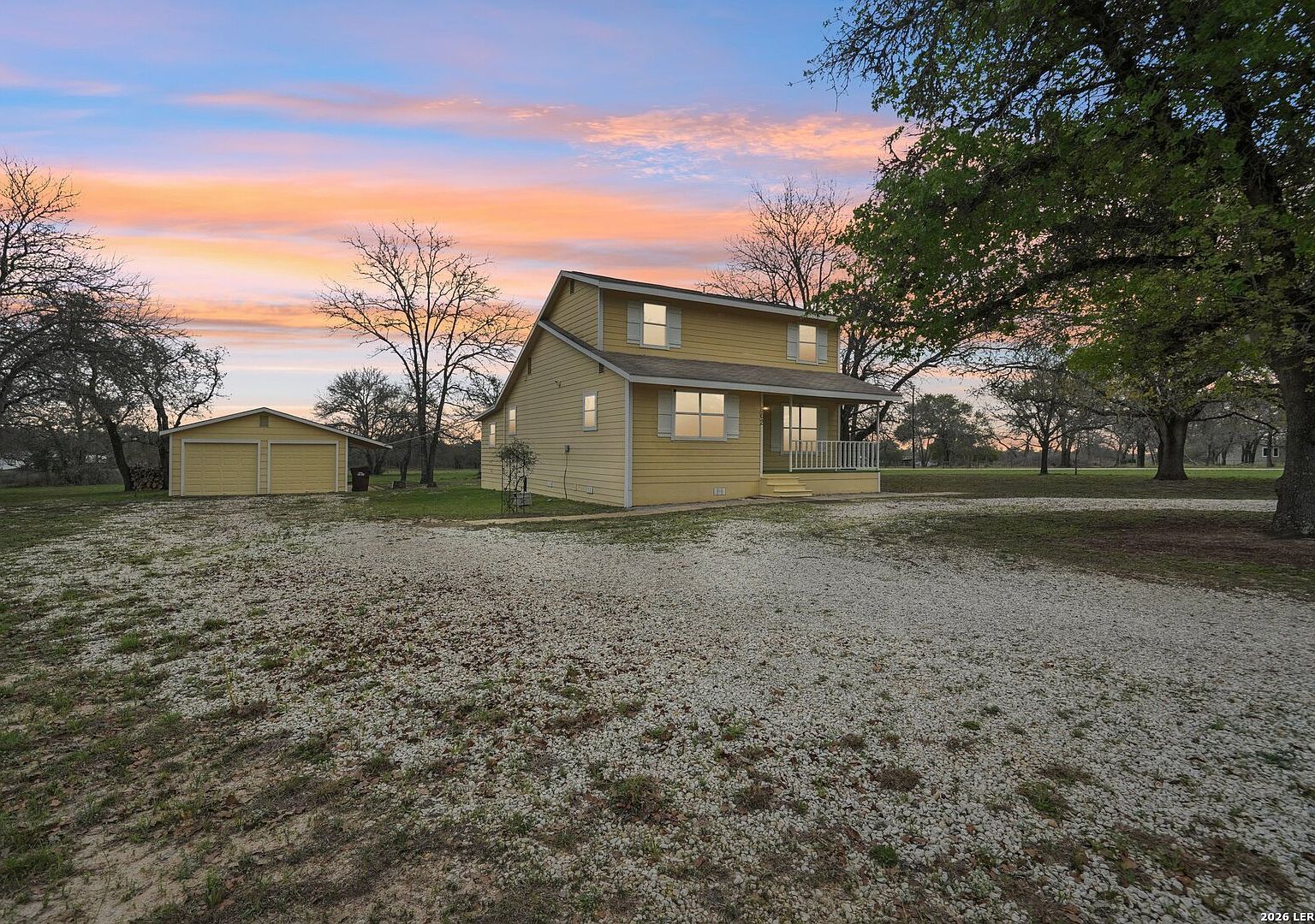 802 Eagle Creek Dr Floresville, TX 78114 - Thumbnail 3