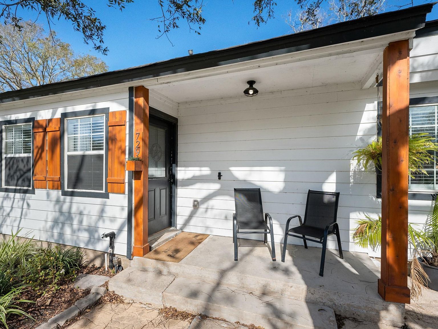 729 Kyle St Angleton, TX 77515 - Thumbnail 3