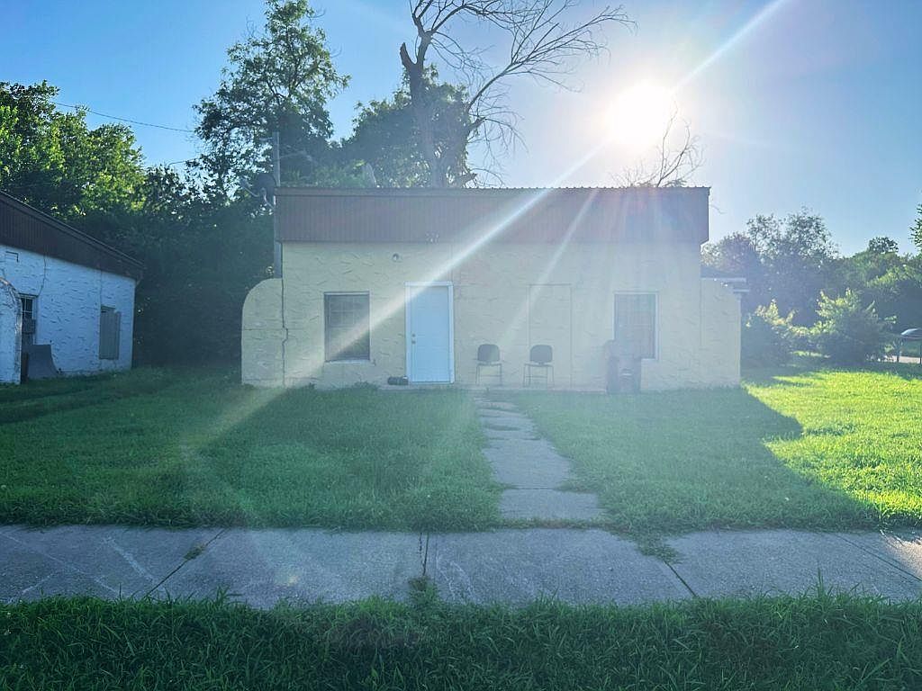 408 NW 3rd St Lawton, OK 73507 - Thumbnail 3