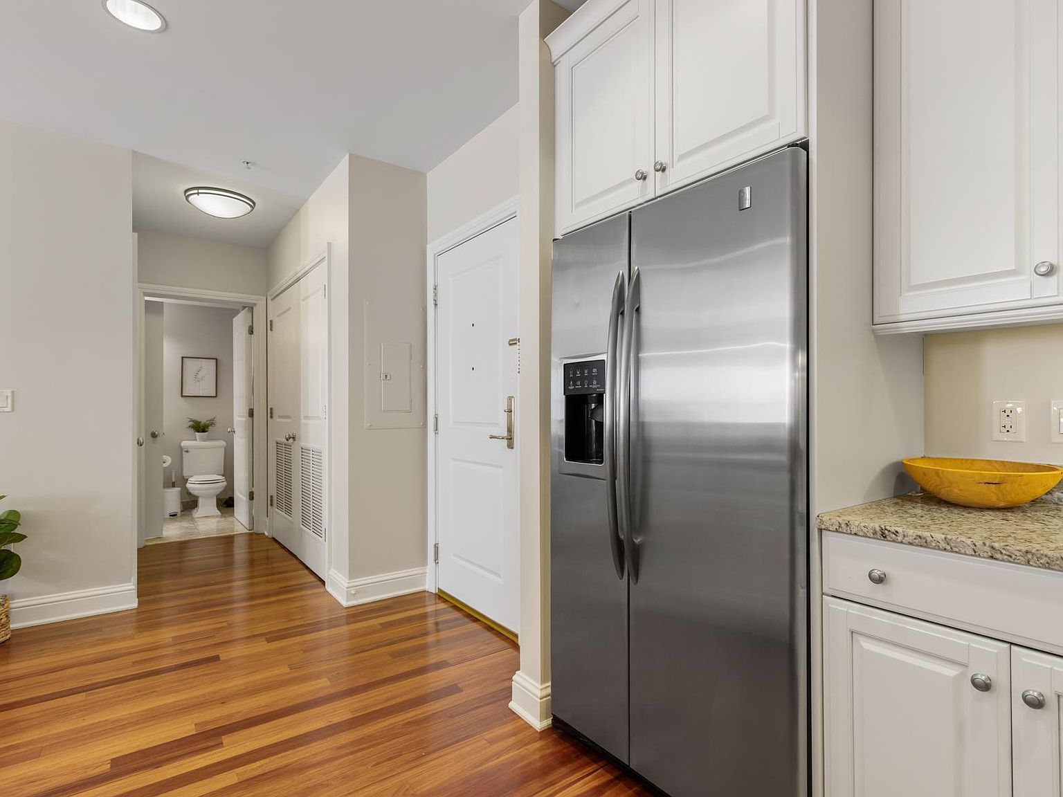 77 Hanover St UNIT 3 Portsmouth, NH 03801 - Thumbnail 3