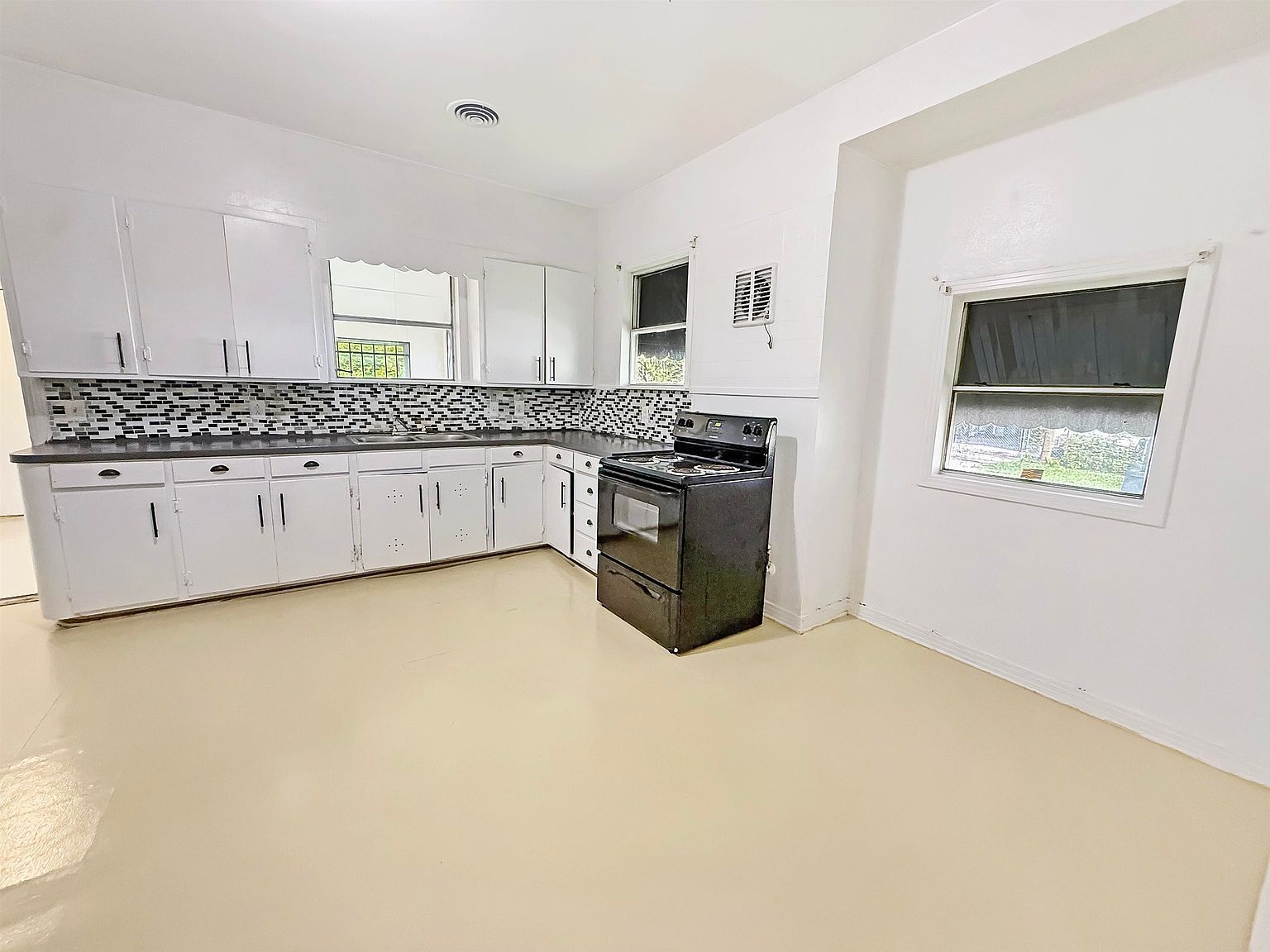 1500 Avenue C Beaumont, TX 77701 - Thumbnail 3