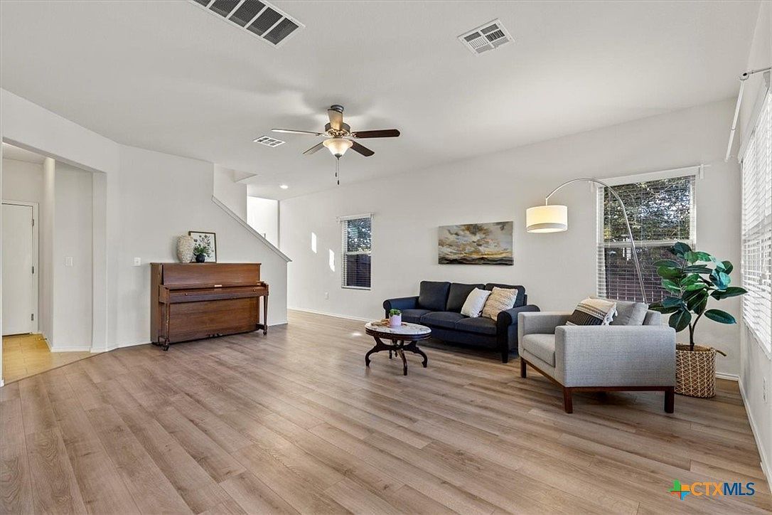 3724 Alpine Autumn Dr Austin, TX 78744 - Thumbnail 3