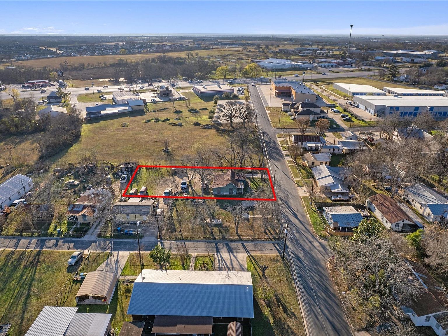 503 W Alamo St Elgin, TX 78621 - Thumbnail 3