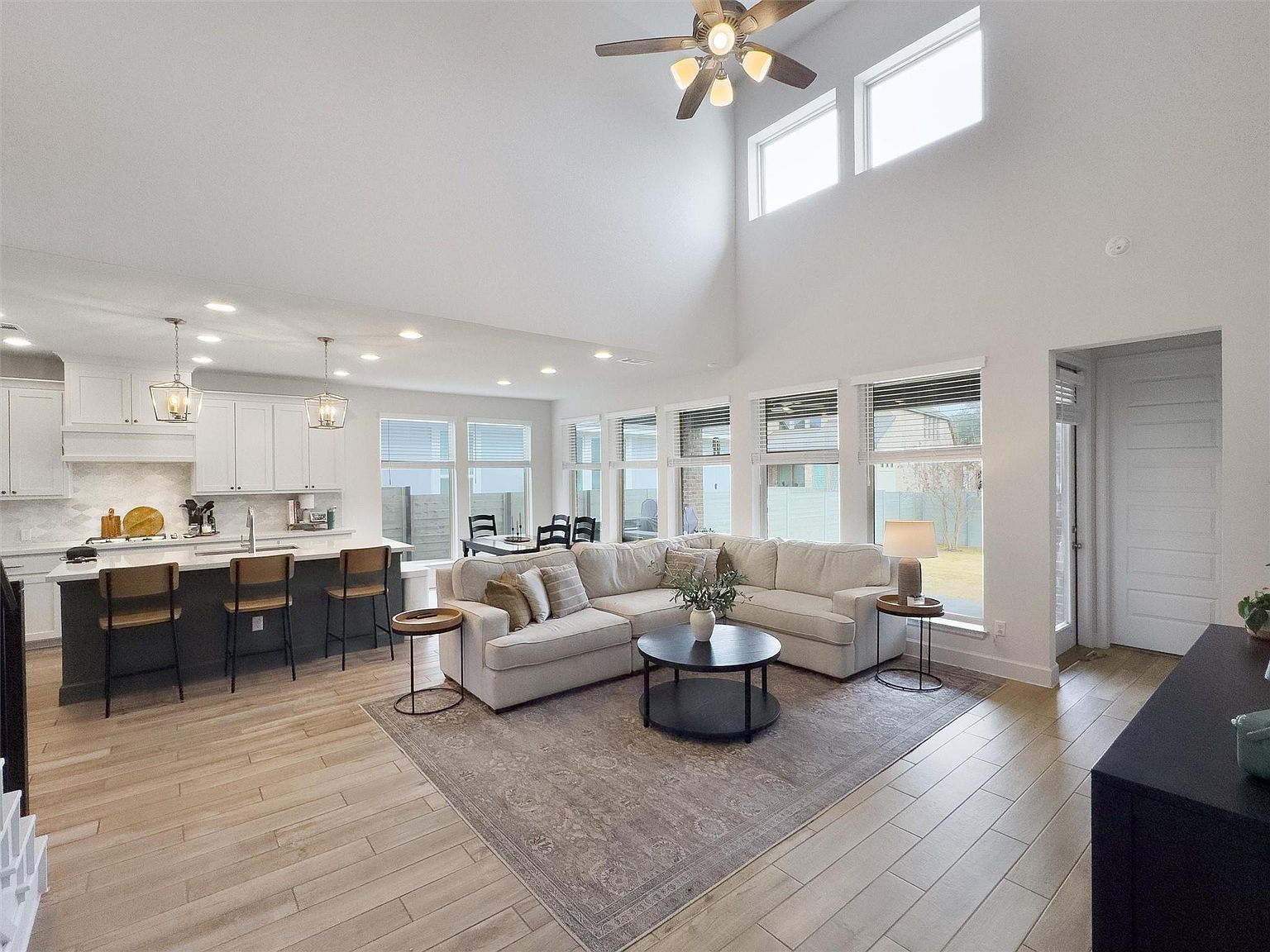 221 Ashmore Ln Georgetown, TX 78628 - Thumbnail 3