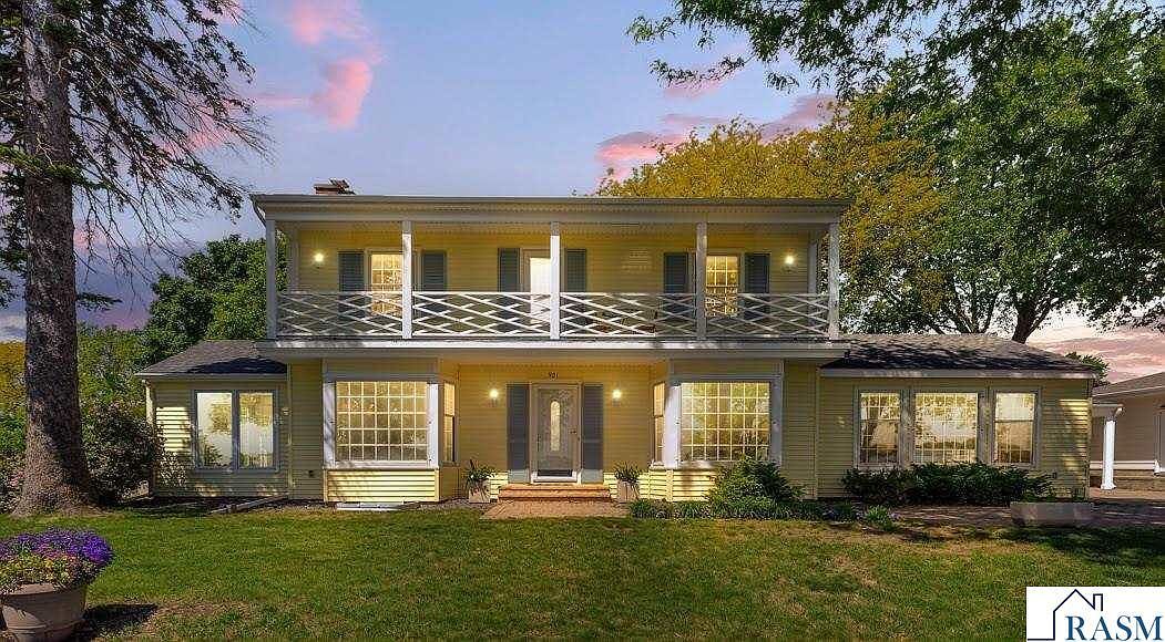 901 Clear Lake Dr Waseca, MN 56093 - Thumbnail 3