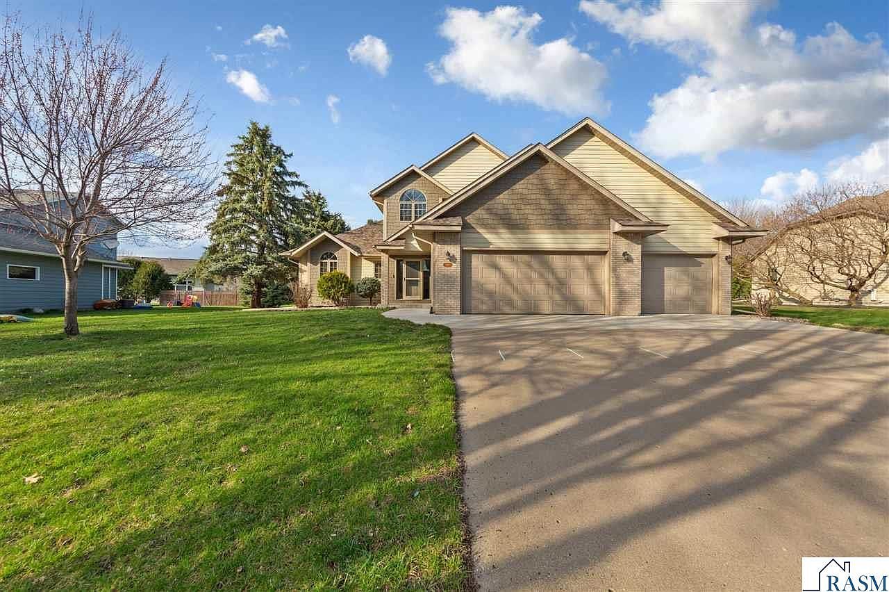 1526 Castle Dr North Mankato, MN 56003 - Thumbnail 3