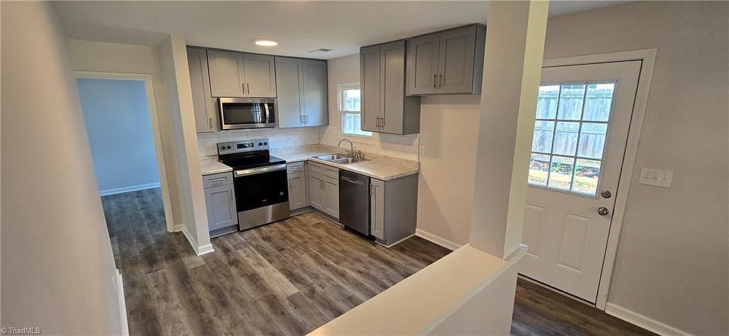 305 Spicewood Dr Greensboro, NC 27405 - Thumbnail 3