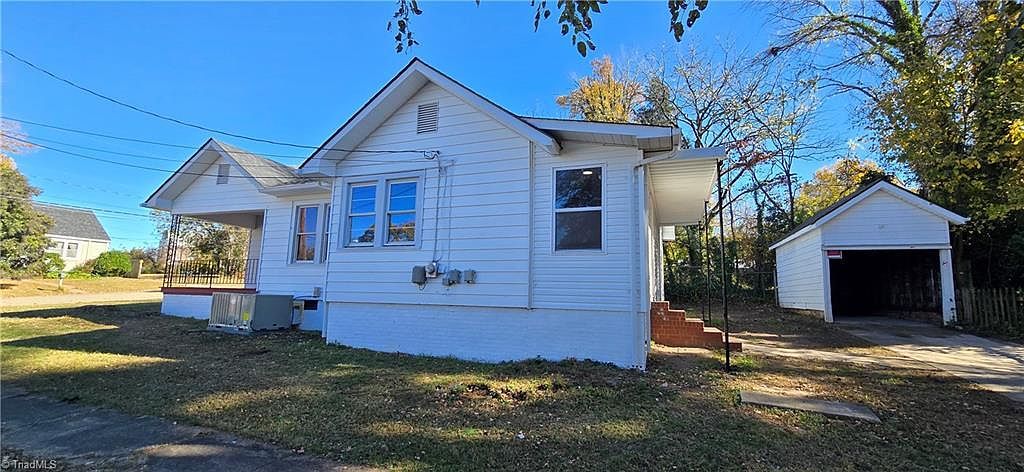 113 Edgeworth St High Point, NC 27262 - Thumbnail 3