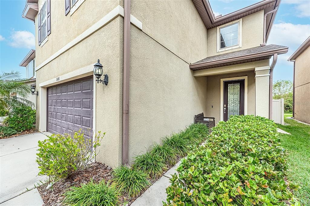 1528 Gadsden Point Pl Ruskin, FL 33570 - Thumbnail 3