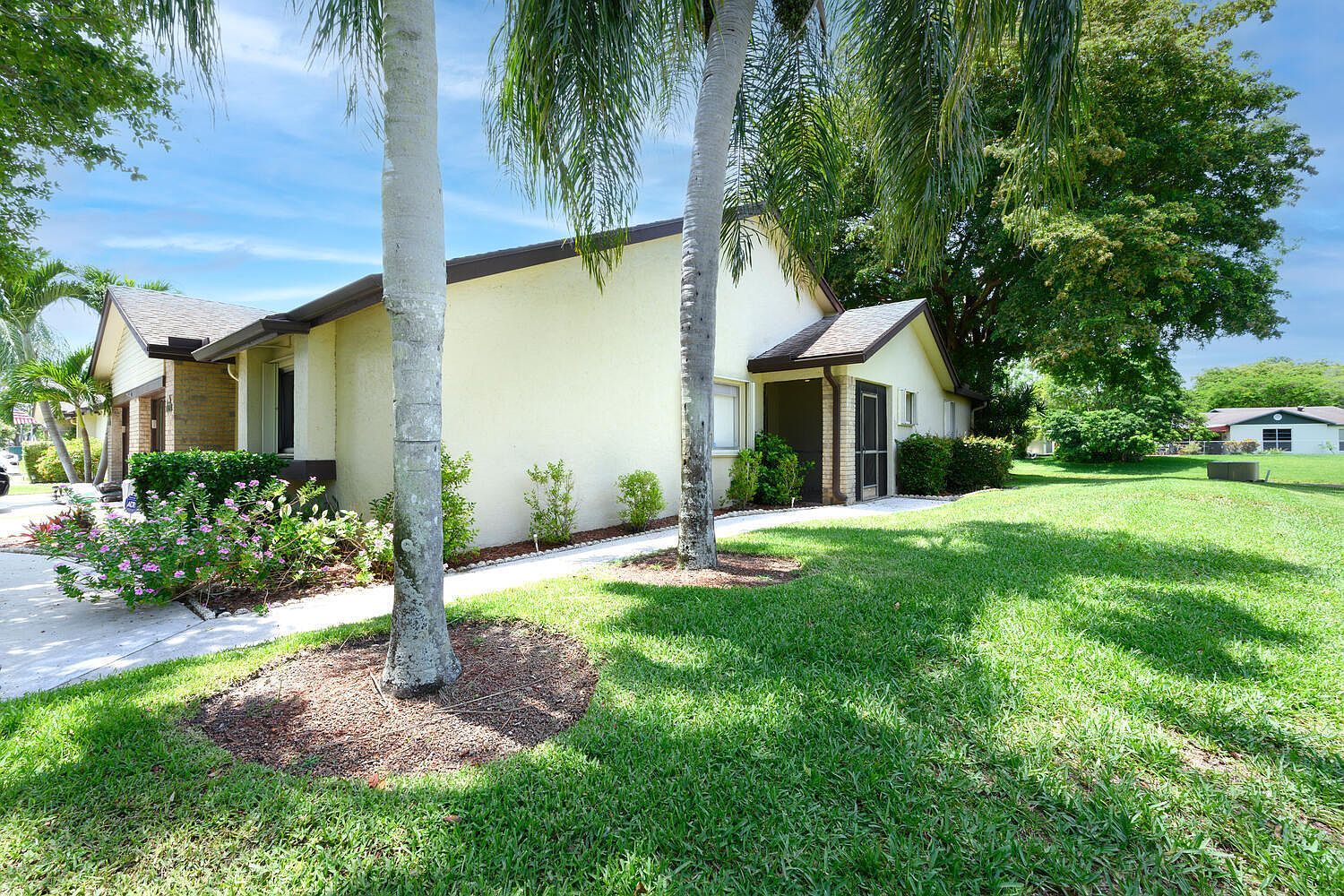 116 Village Walk Dr Royal Palm Beach, FL 33411 - Thumbnail 3