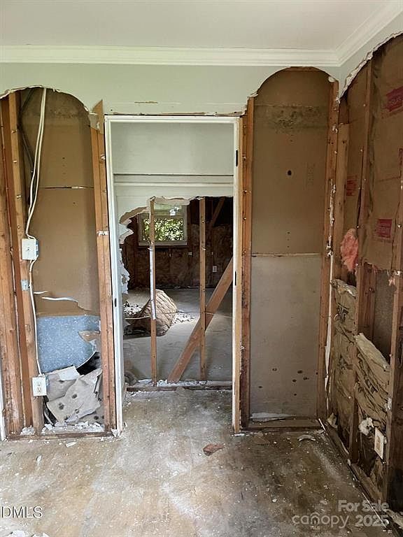 1124 Riverside Dr Charlotte, NC 28214 - Thumbnail 3