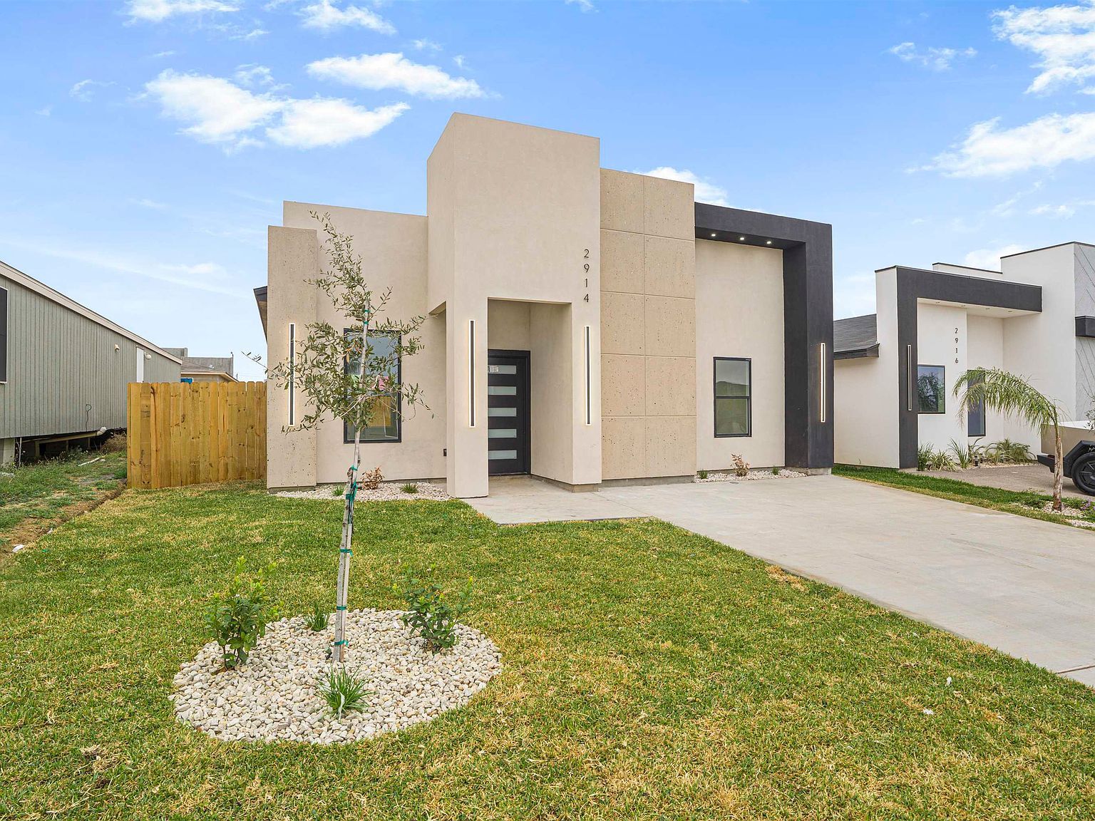 2914 Coventry Dr Laredo, TX 78046 - Thumbnail 3