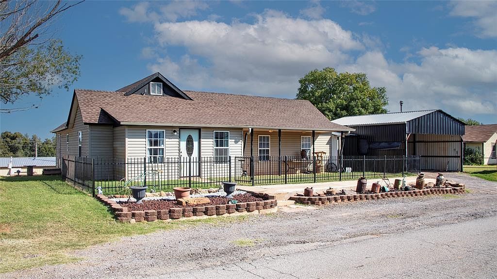 107 E Johnny Bench Binger, OK 73009 - Thumbnail 3