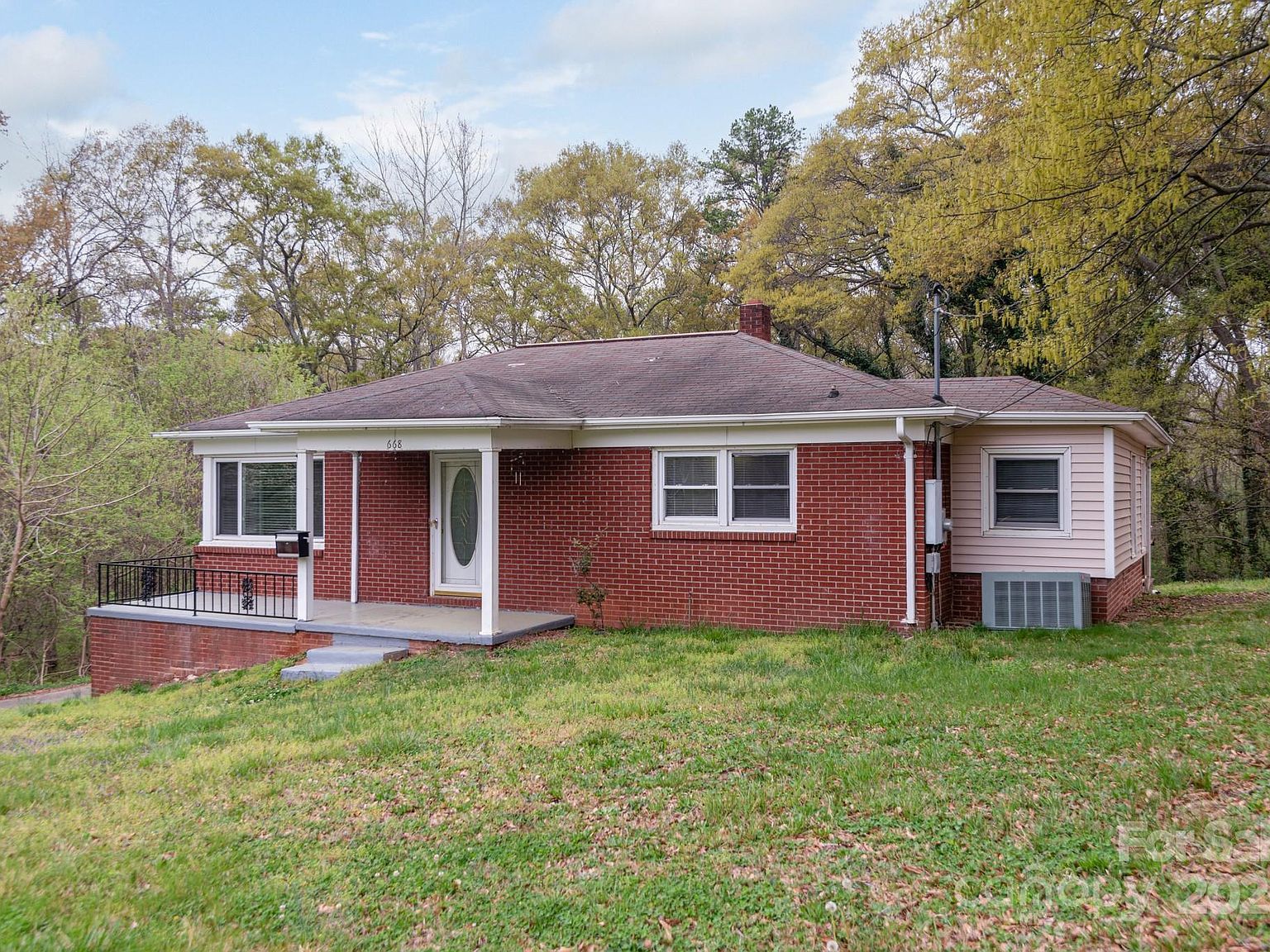 668 Riverside Dr Lincolnton, NC 28092 - Thumbnail 3