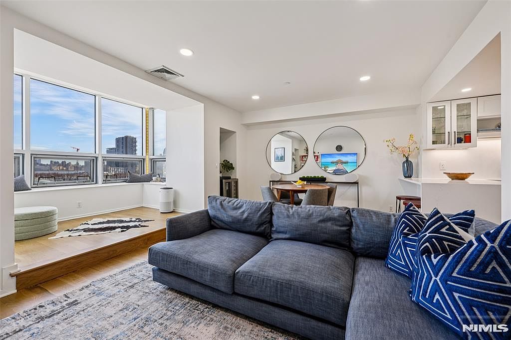 689 Luis Munoz Marin Blvd APT 703 Jersey City, NJ 07310 - Thumbnail 3