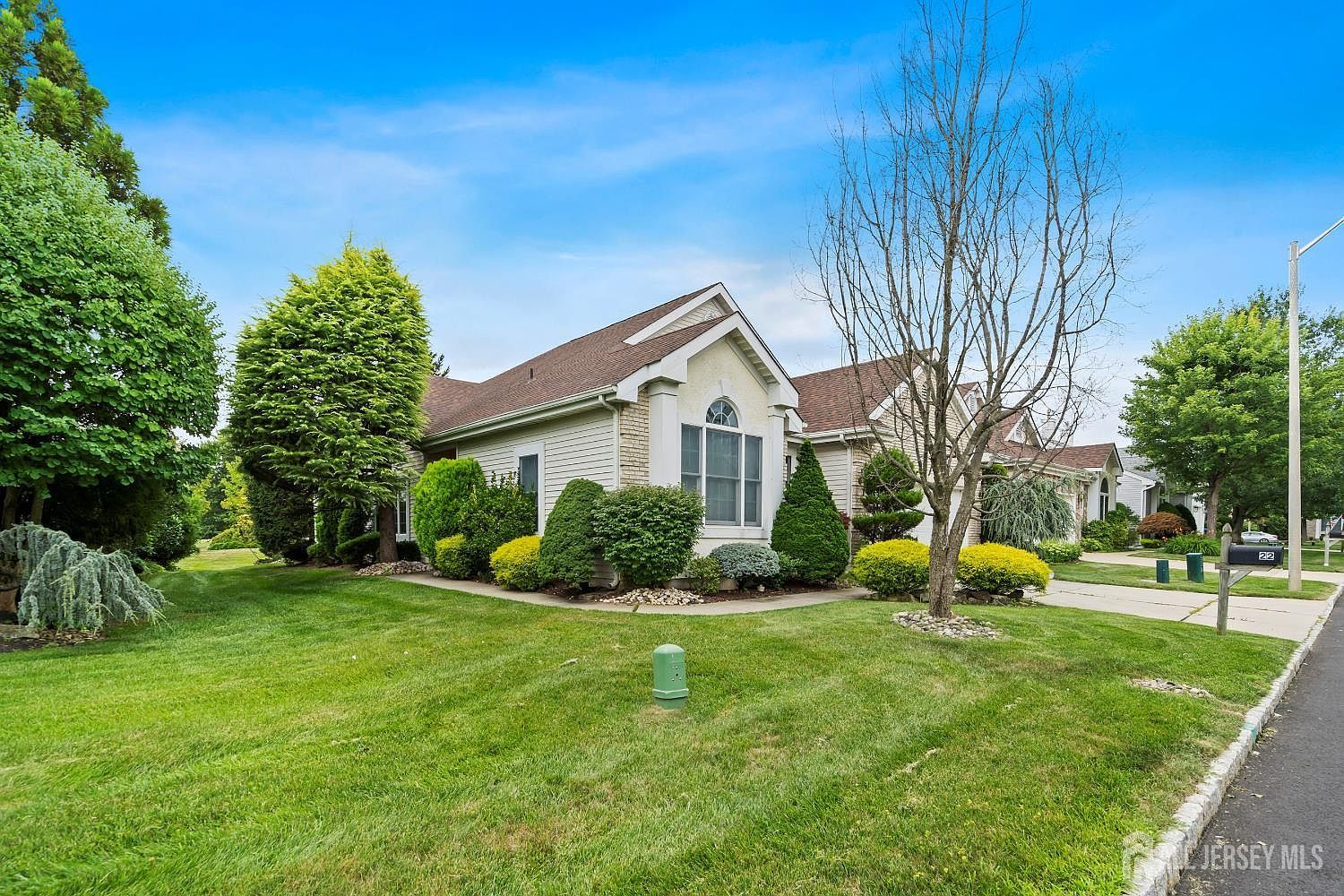 22 Chandler Ct Monroe Township, NJ 08831 - Thumbnail 3