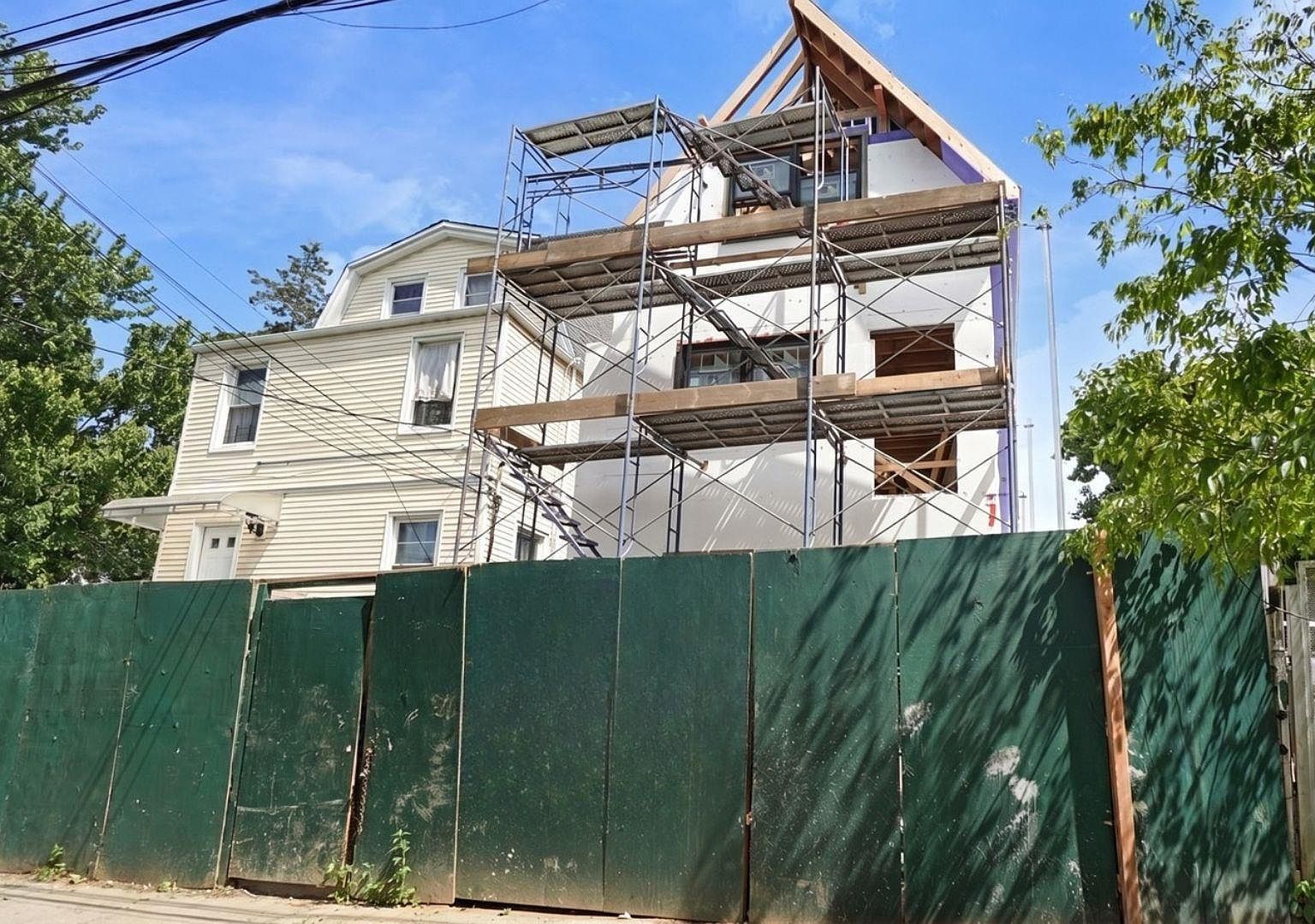 4564 Matilda Ave Bronx, NY 10470 - Thumbnail 3