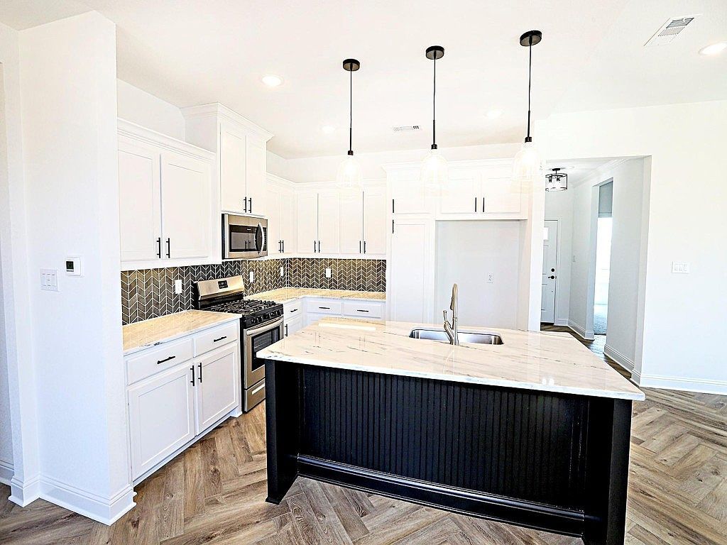 1412 Mason St Bowie, TX 76230 - Thumbnail 3