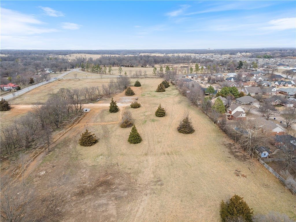 1541 N Dogwood St #9 Siloam Springs, AR 72761 - Thumbnail 3