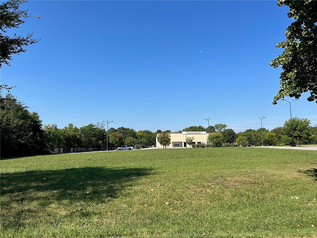 S Carl St #5 Siloam Springs, AR 72761 - Thumbnail 3