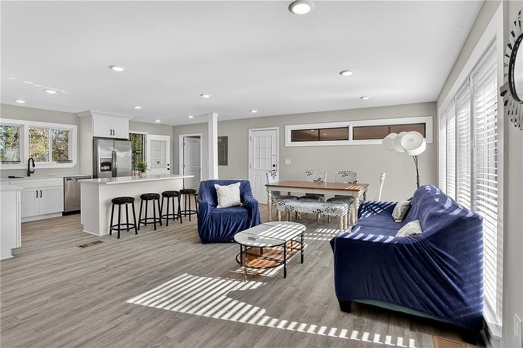 2535 Lakewood Ave SW Atlanta, GA 30315 - Thumbnail 3