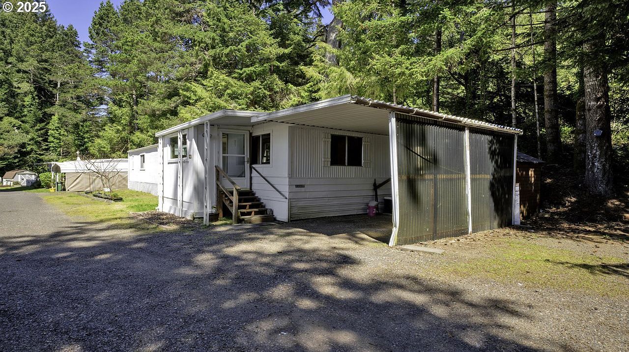 89510 Highway 101 SPACE 23 Florence, OR 97439 - Thumbnail 3