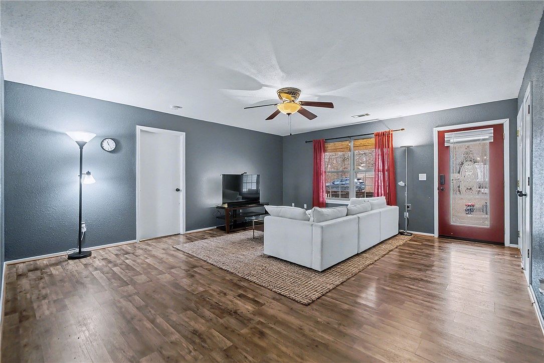 340 W Circle Dr Fayetteville, AR 72701 - Thumbnail 3