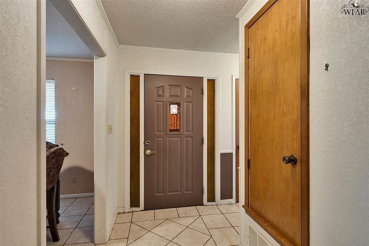 1707 Quail Valley Rd Iowa Park, TX 76367 - Thumbnail 3