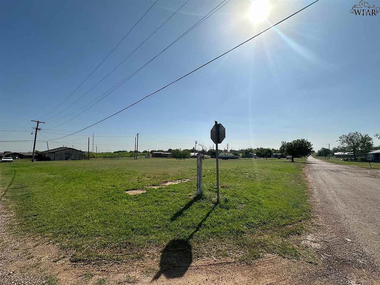 201 E Lincoln Ave Electra, TX 76360 - Thumbnail 3