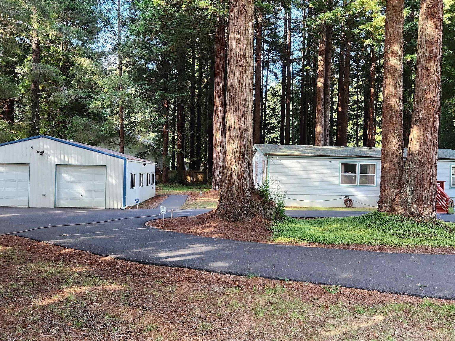 205 Staley Ln Crescent City, CA 95531 - Thumbnail 3