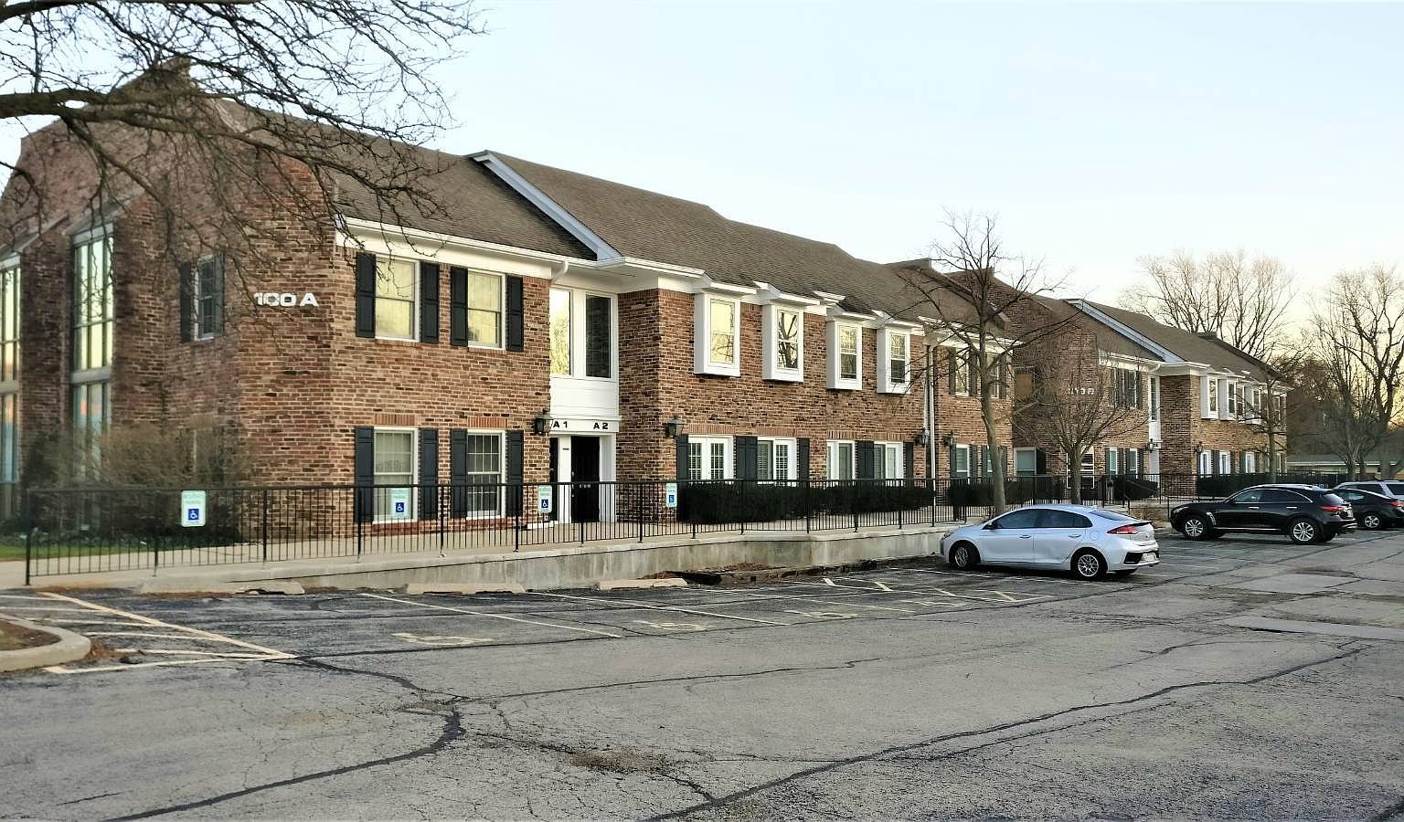 100 W Roosevelt Rd Wheaton, IL 60187 - Thumbnail 3