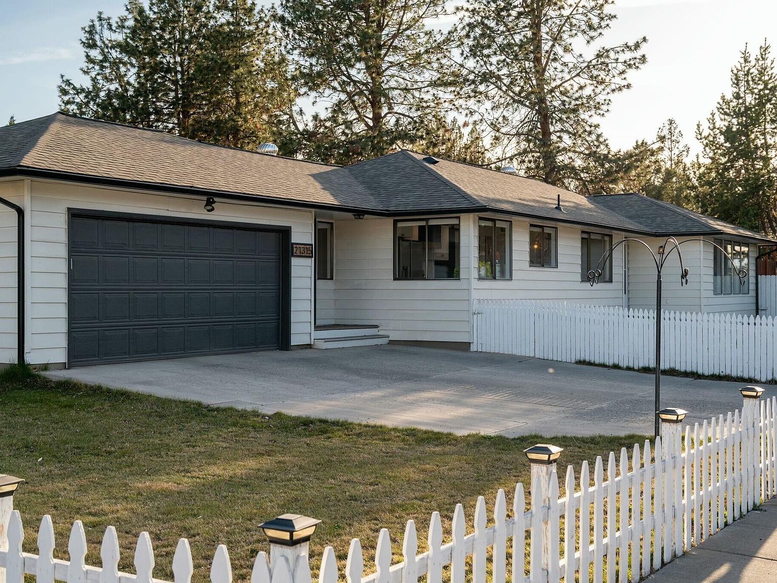 21315 Livingston Dr Bend, OR 97701 - Thumbnail 3