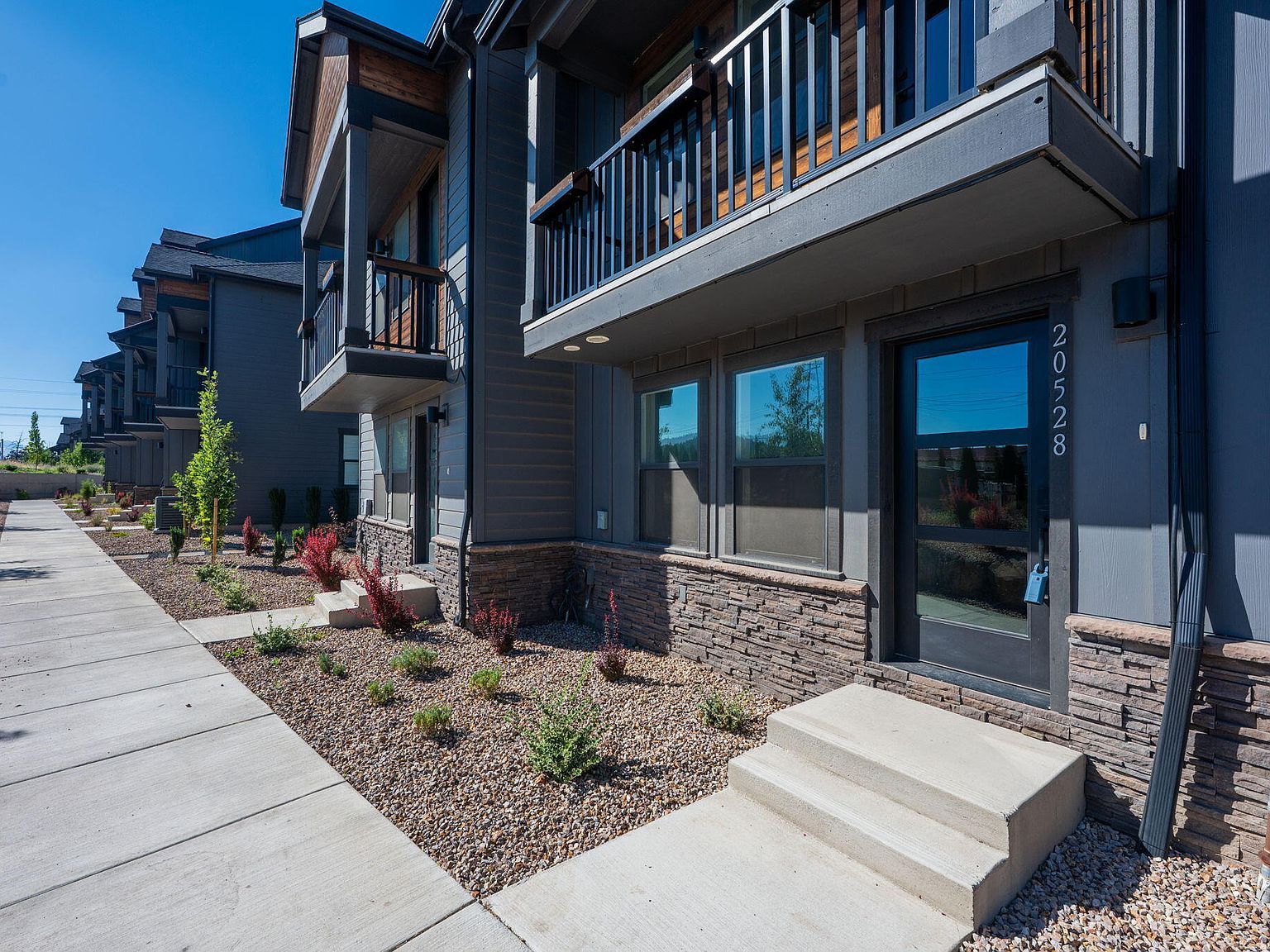 20528 NE Empire Ave Bend, OR 97701 - Thumbnail 3