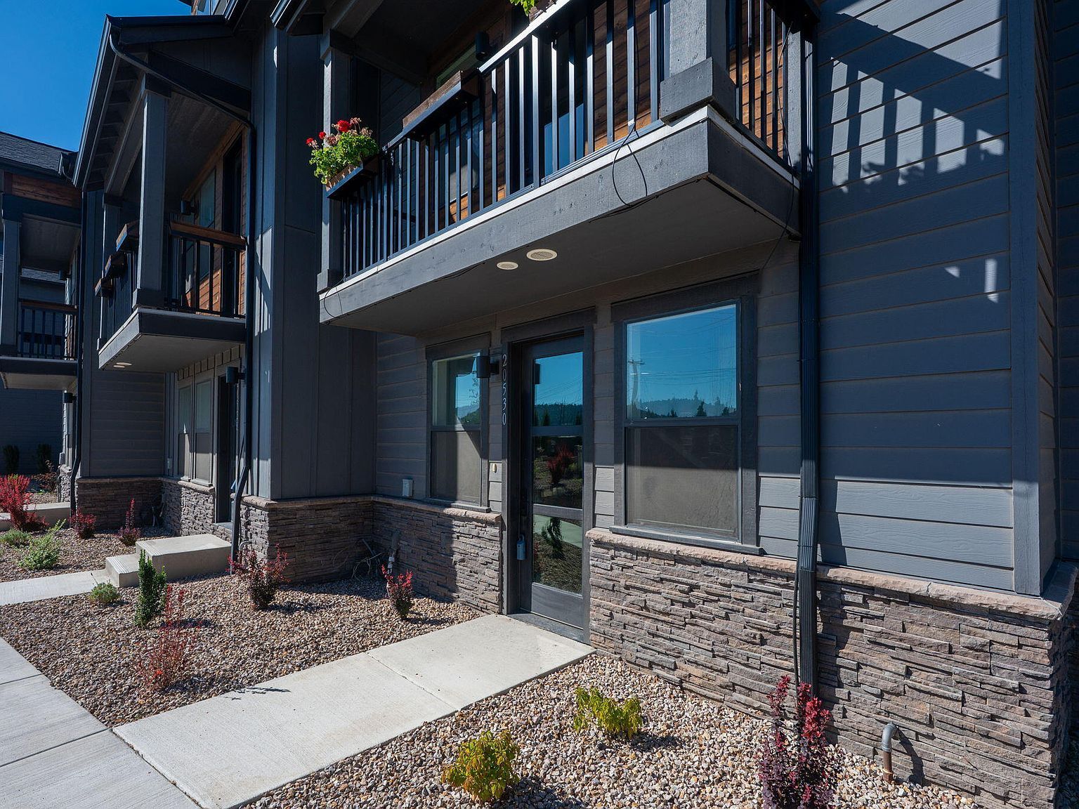 20530 NE Empire Ave Bend, OR 97701 - Thumbnail 3