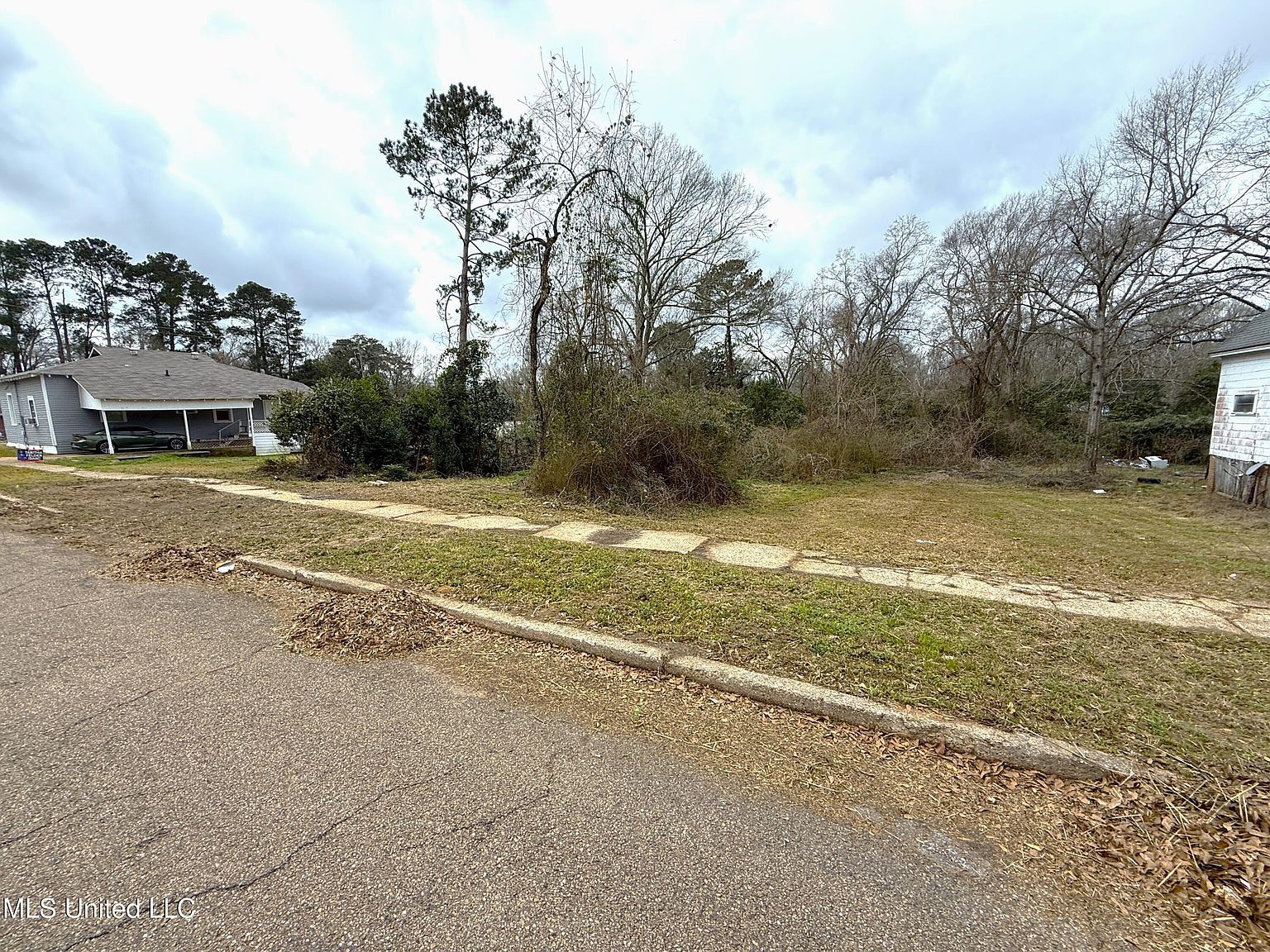 318 Cherry St S McComb, MS 39648 - Thumbnail 3