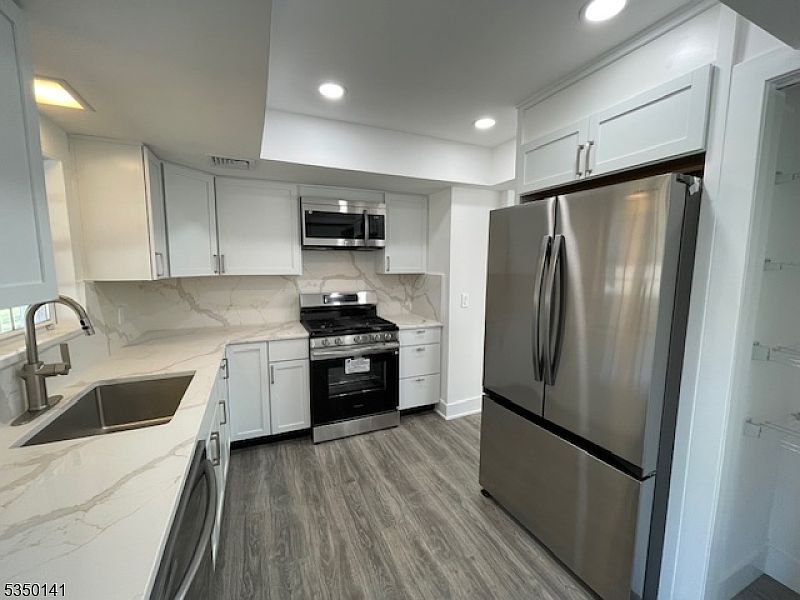 21 Stewartsville Rd Stewartsville, NJ 08886 - Thumbnail 3