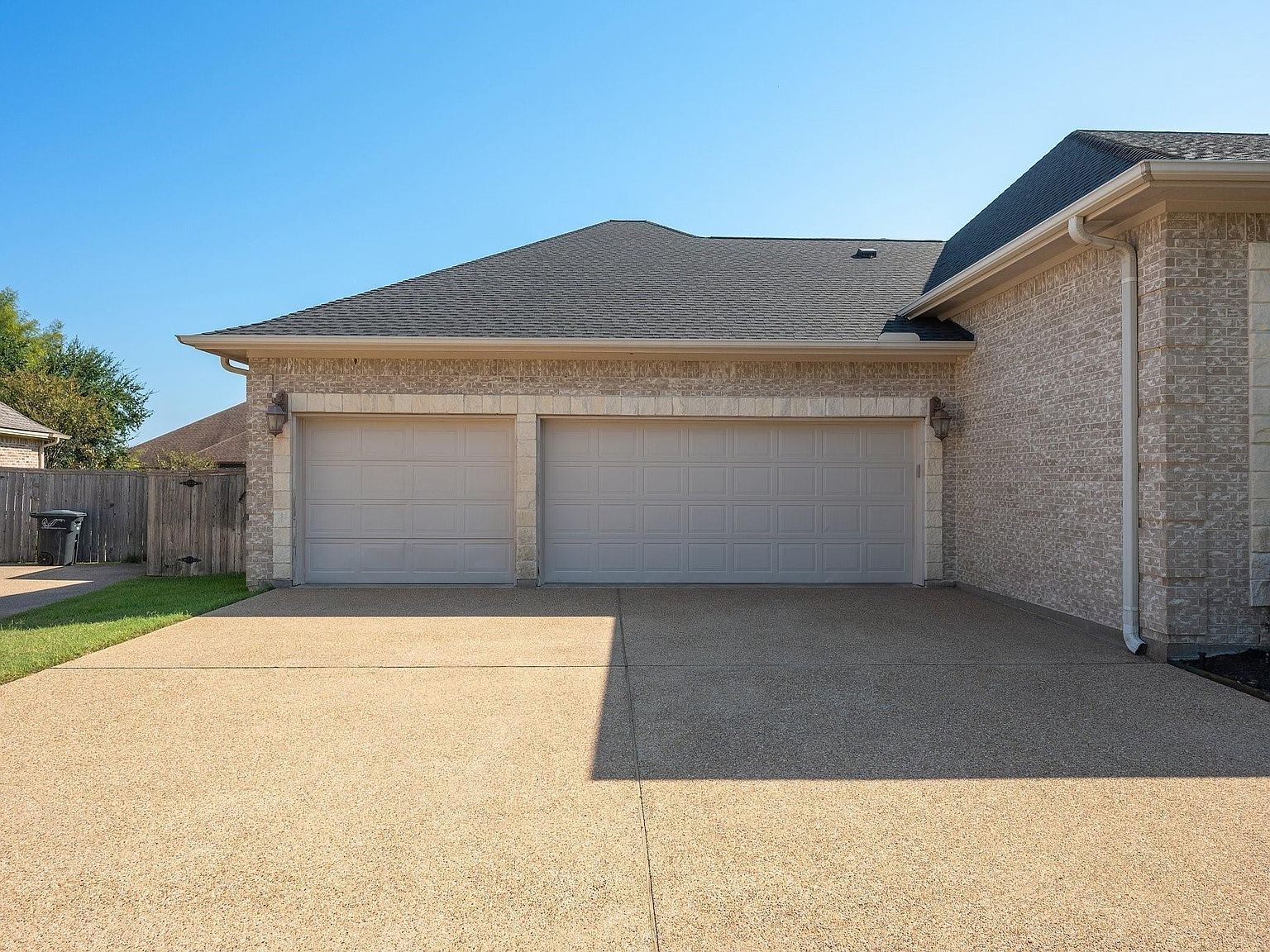 904 Plainfield Ct College Station, TX 77845 - Thumbnail 3