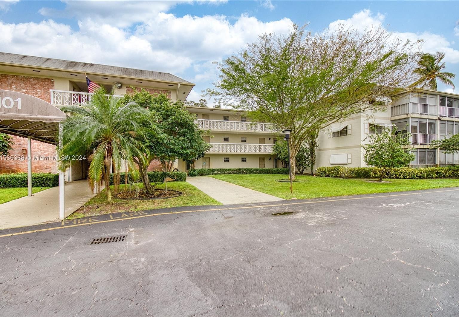 1101 Hillcrest Ct APT 101 Hollywood, FL 33021 - Thumbnail 3