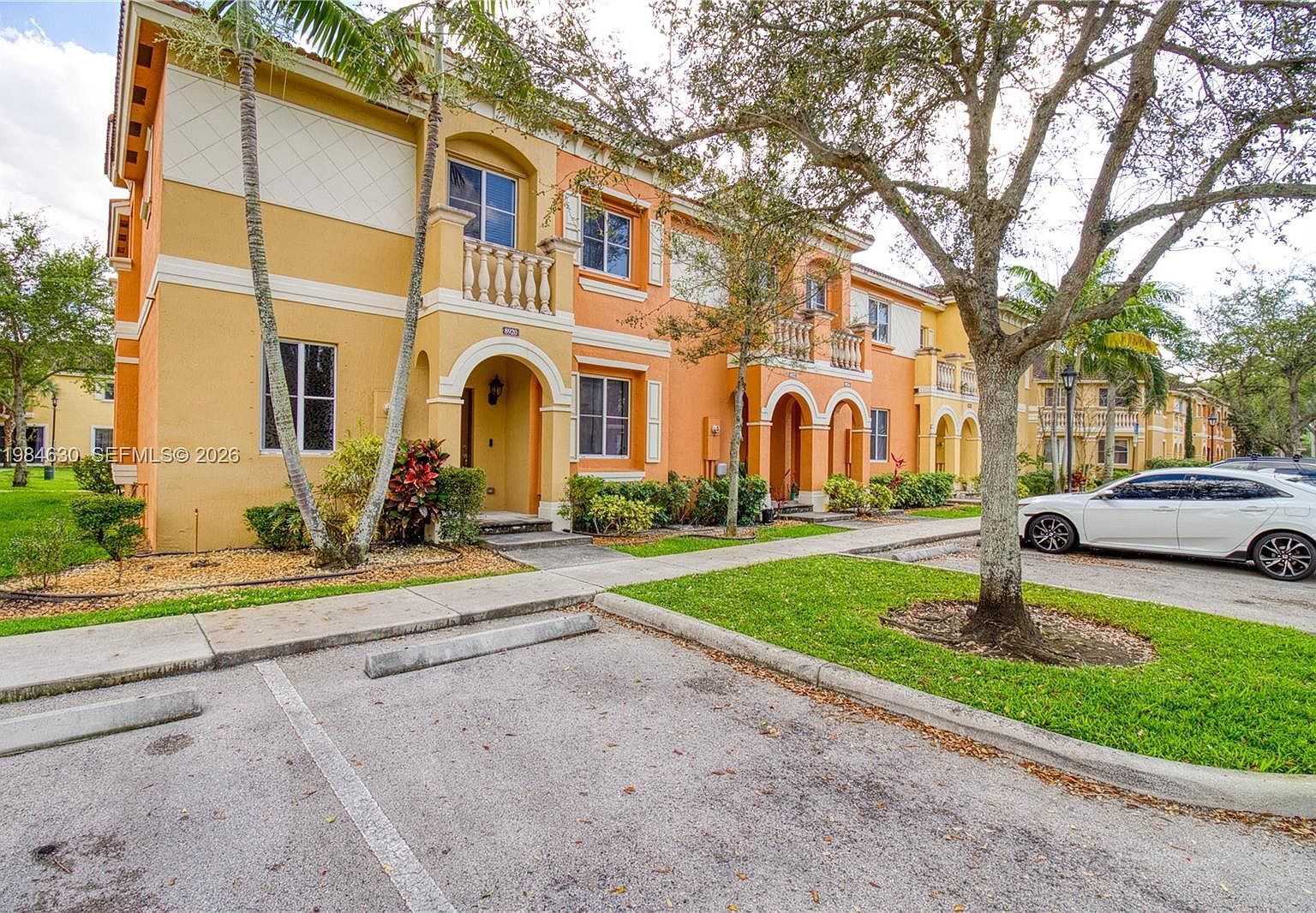 8920 SW 18th St Miramar, FL 33025 - Thumbnail 3